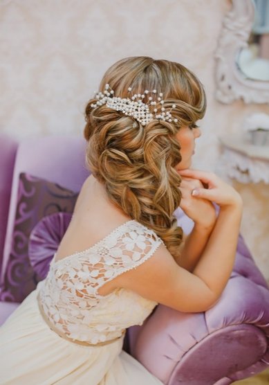 Прическа на свадьбу локоны (Е18840) - Стилист-визажист Елена Растоскуева