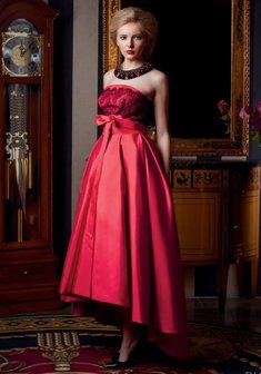 Вечернее платье З49500. С пышной юбкой, короткое со шлейфом.